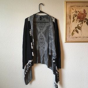 BKE Sweaters - BKE Boutique Size M BKE Sweaters - BKE Boutique Size M
